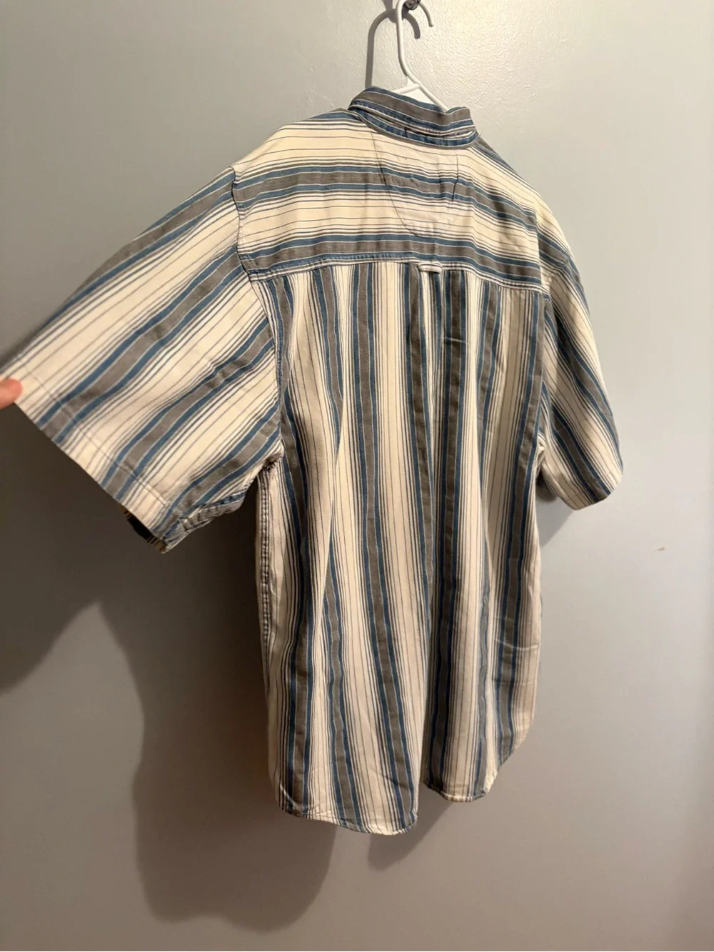 Vintage Coliseum Men's XL Short-Sleeve Button-Up Stripe Shirt Blue White Gray - Picture 10 of 16